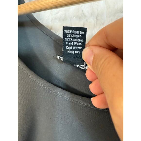 Ciara Sun Woo Mid-Length Scoop Neck Tank Top Charcoal Gray Wrinkle-Free Medium - Picture 5 of 8